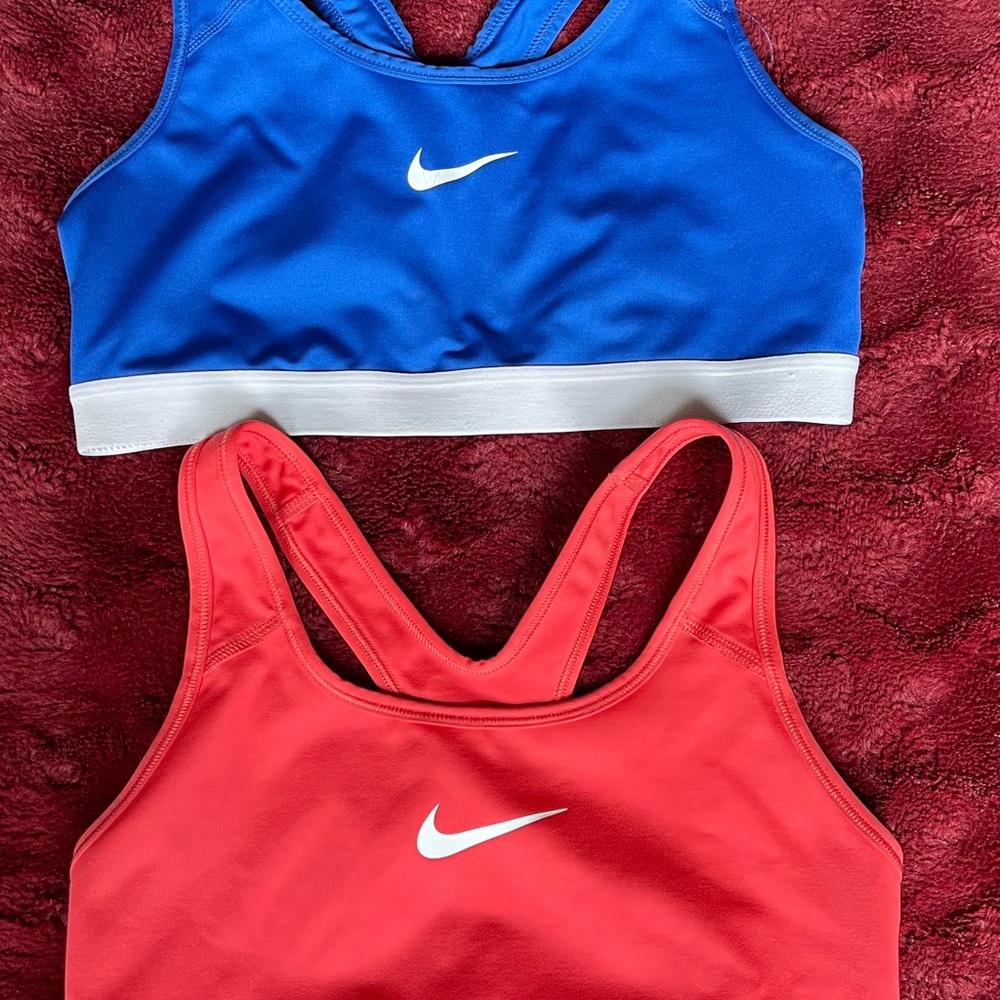 Nike sports bra. Size M.